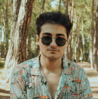 <em>Alex G.</em>